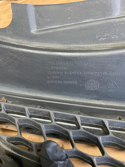 2009-2012 Hyundai Elantra Touring Wagon Front Upper Grill Grille S0389 DG9