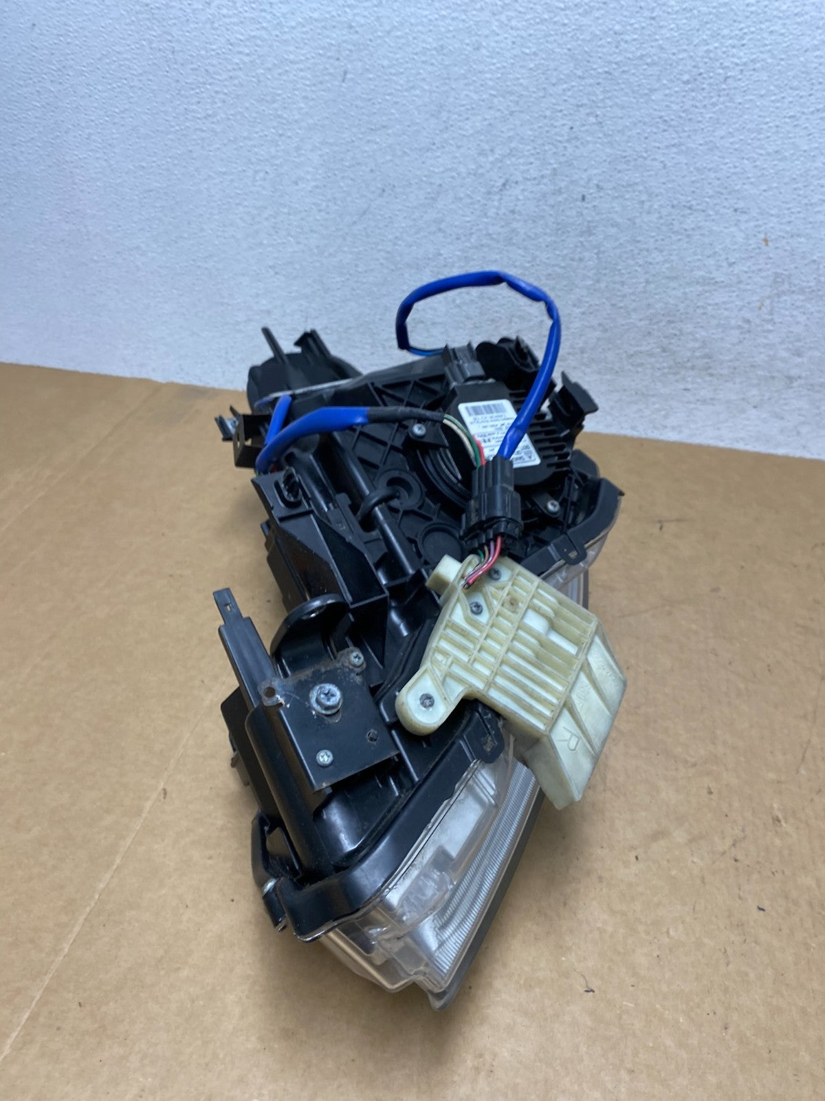 2010-2012 Infiniti G37 Right Passenger Side Xenon HID Headlight AE3040 DW9
