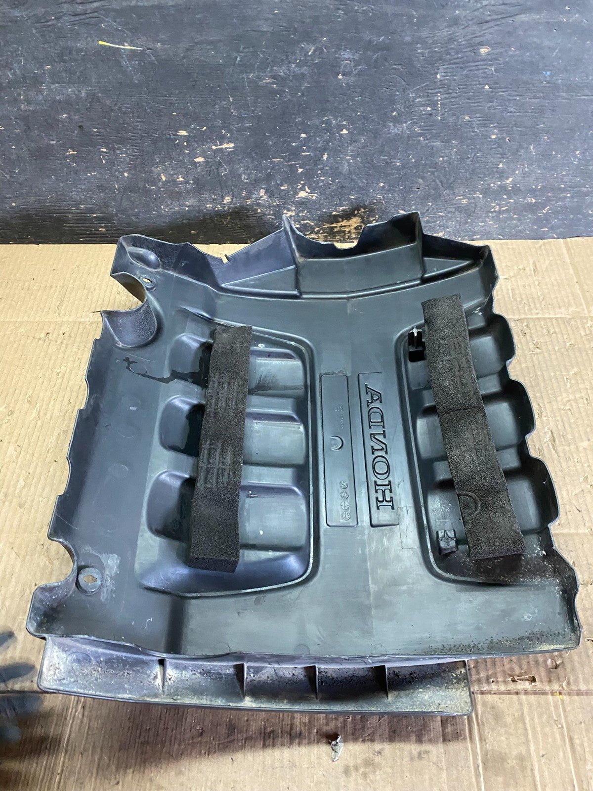 2005 to 2007 Honda Odyssey Black Engine Cover T9482 DG6