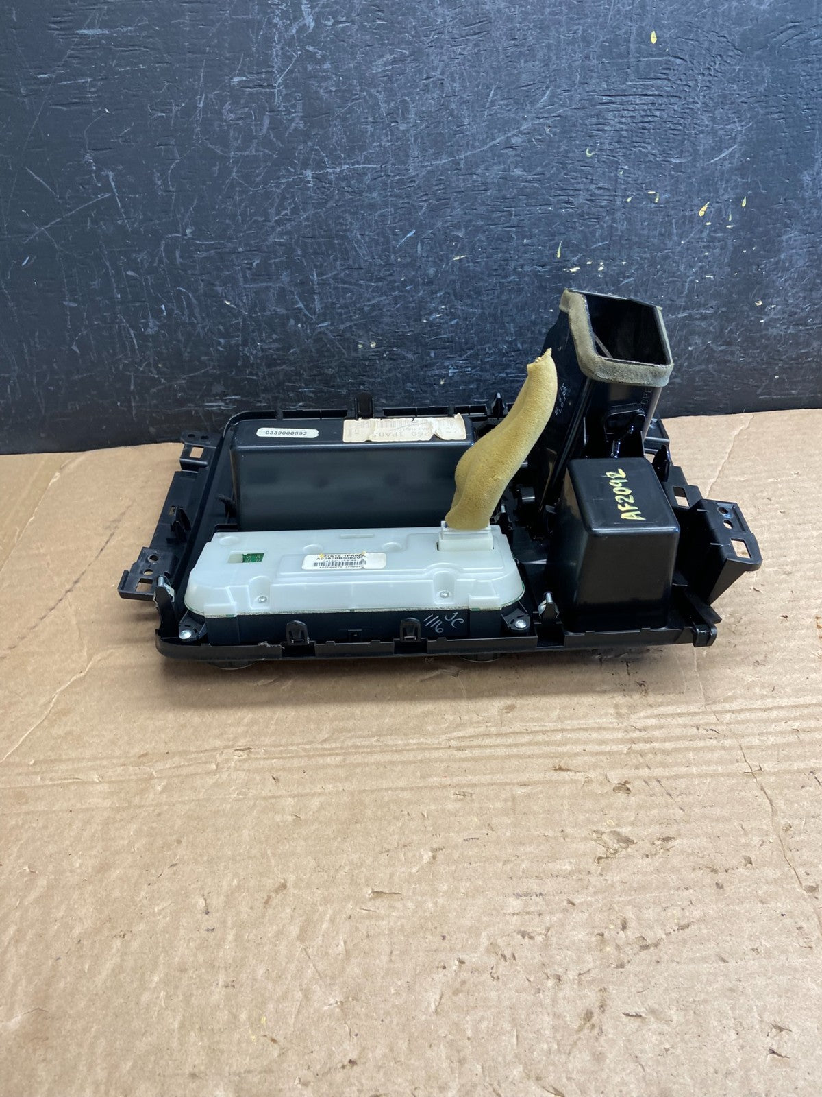 2012-2018 Nissan NV1500 Radio A/C Heat Temperature Climate Control AF2092 DW4