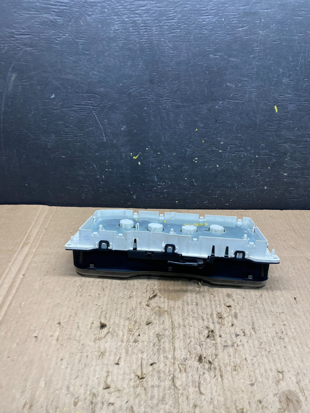 2009 to 2011 Lincoln Town Car Speedometer Cluster Gauge u4971 DG5