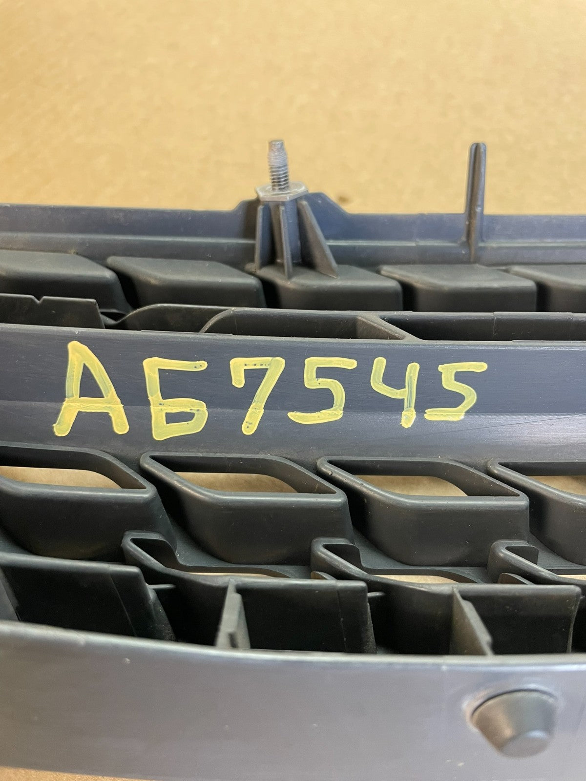 2004 to 2008 Toyota Matrix Front Upper Grill Grille AG7545 DG5