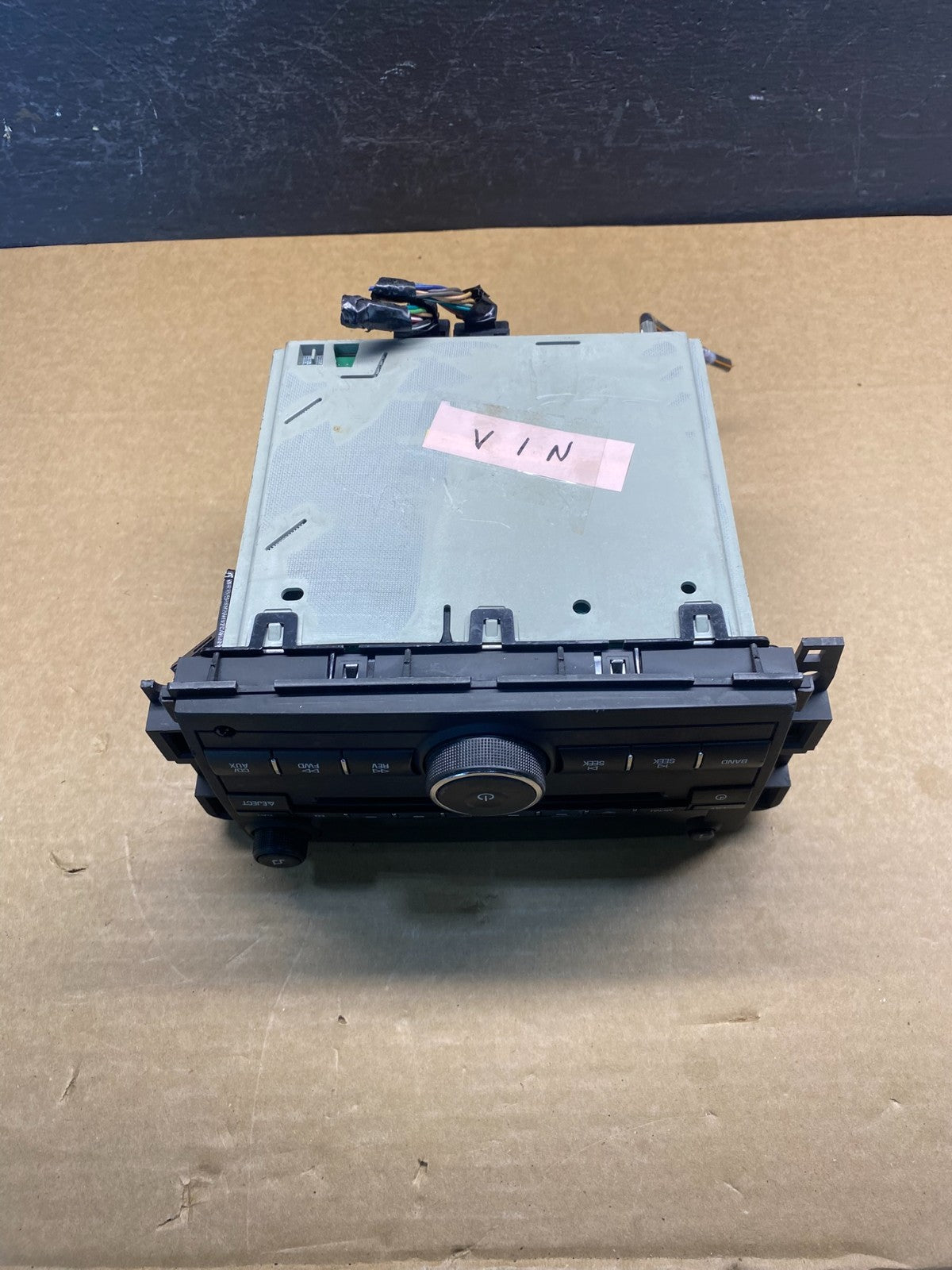 2009 to 2011 GMC Acadia Radio AM/FM CD Player Radio AC8054 DG4