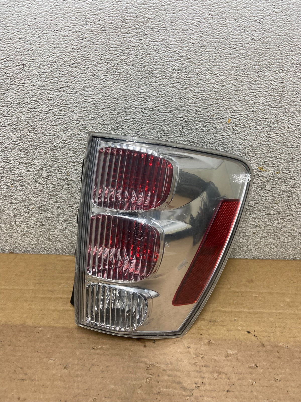 2005 to 2008 Chevrolet Equinox Right Passenger Rh Side Tail Light Oem AB5193 LK0