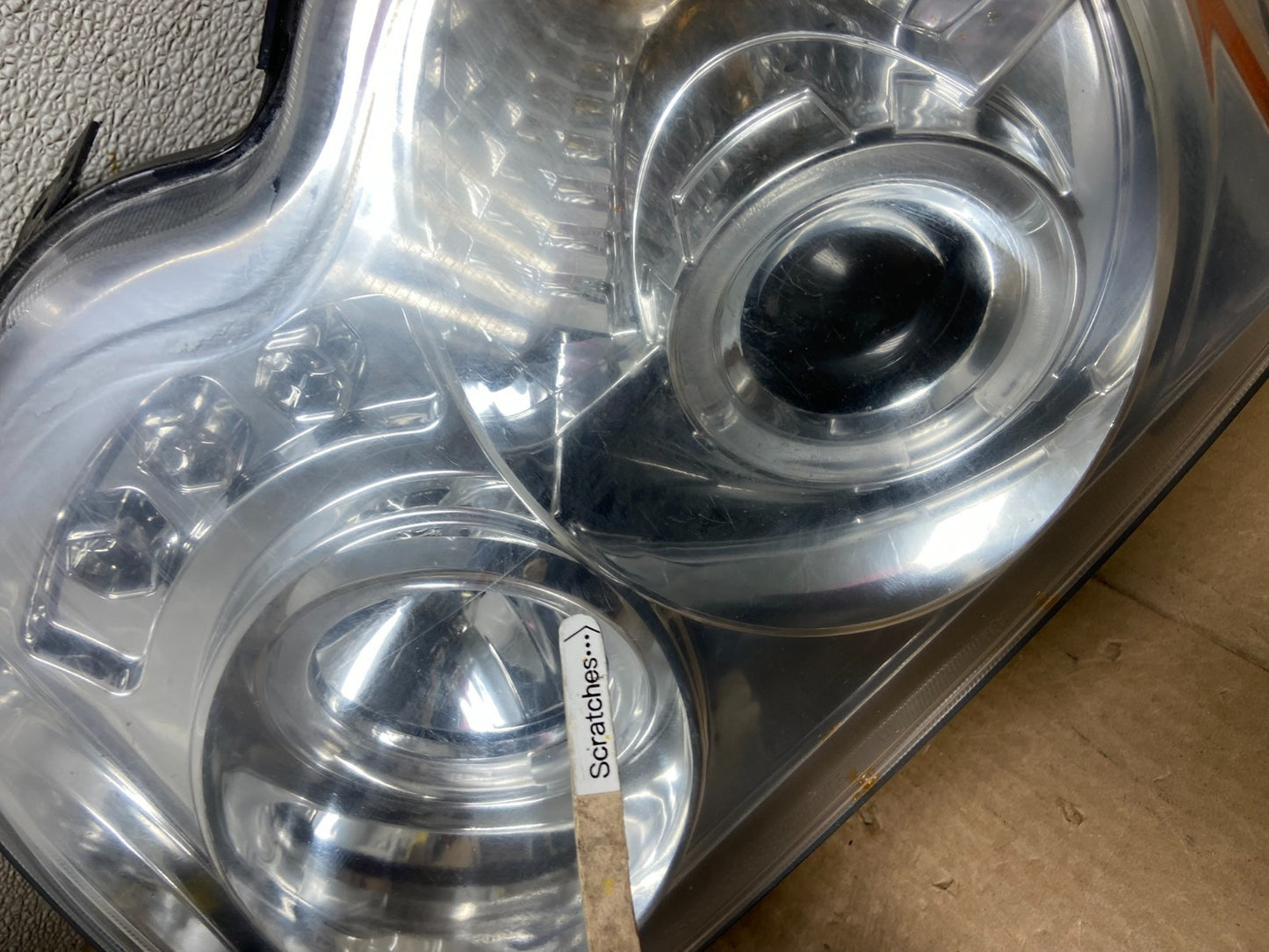 2005 to 2007 Jeep Grand Cherokee Left+Right Set Headlights AA64134