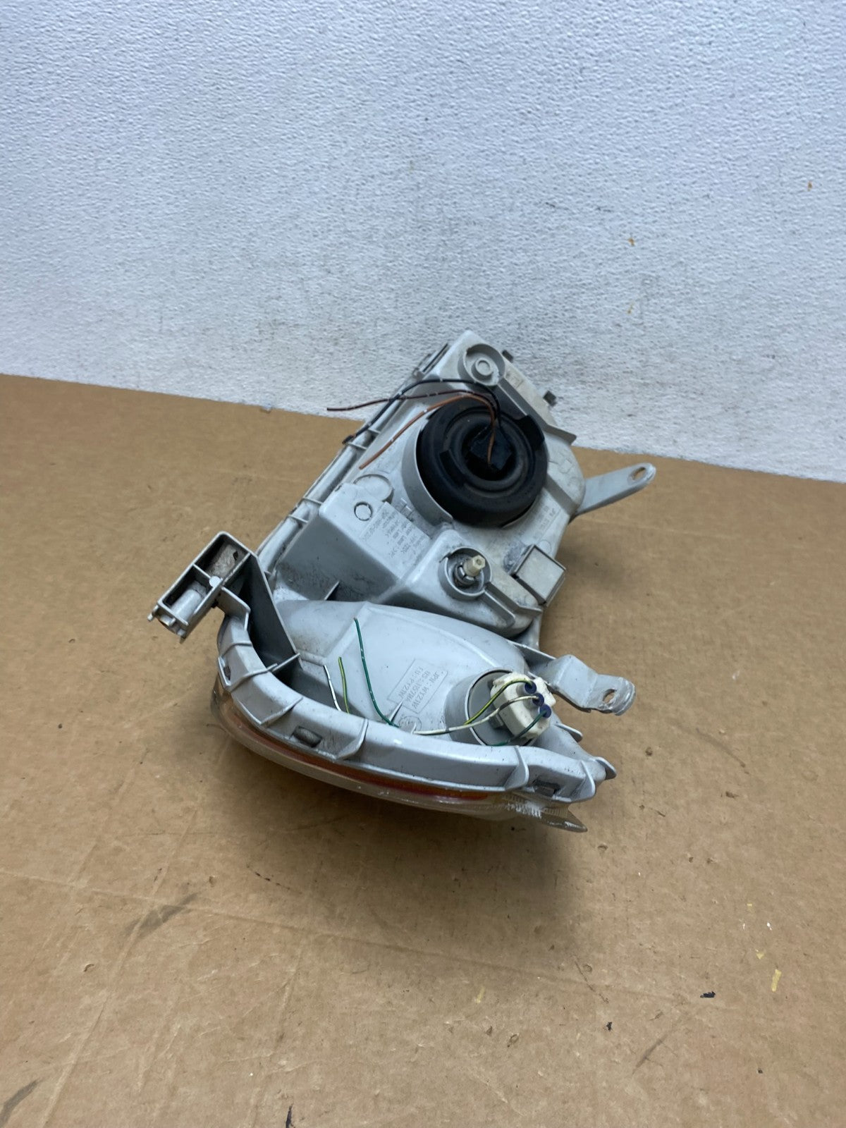 2000 2001 2002 Toyota Echo Right Passenger RH Side Headlight AD6129 DW7