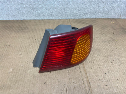 1998 1999 2000 Toyota Corolla Right Passenger Side Tail light OEM AA6454 LK2