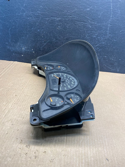2004 to 2007 Chevrolet Express Speedometer Cluster Gauge AE7587 DG2