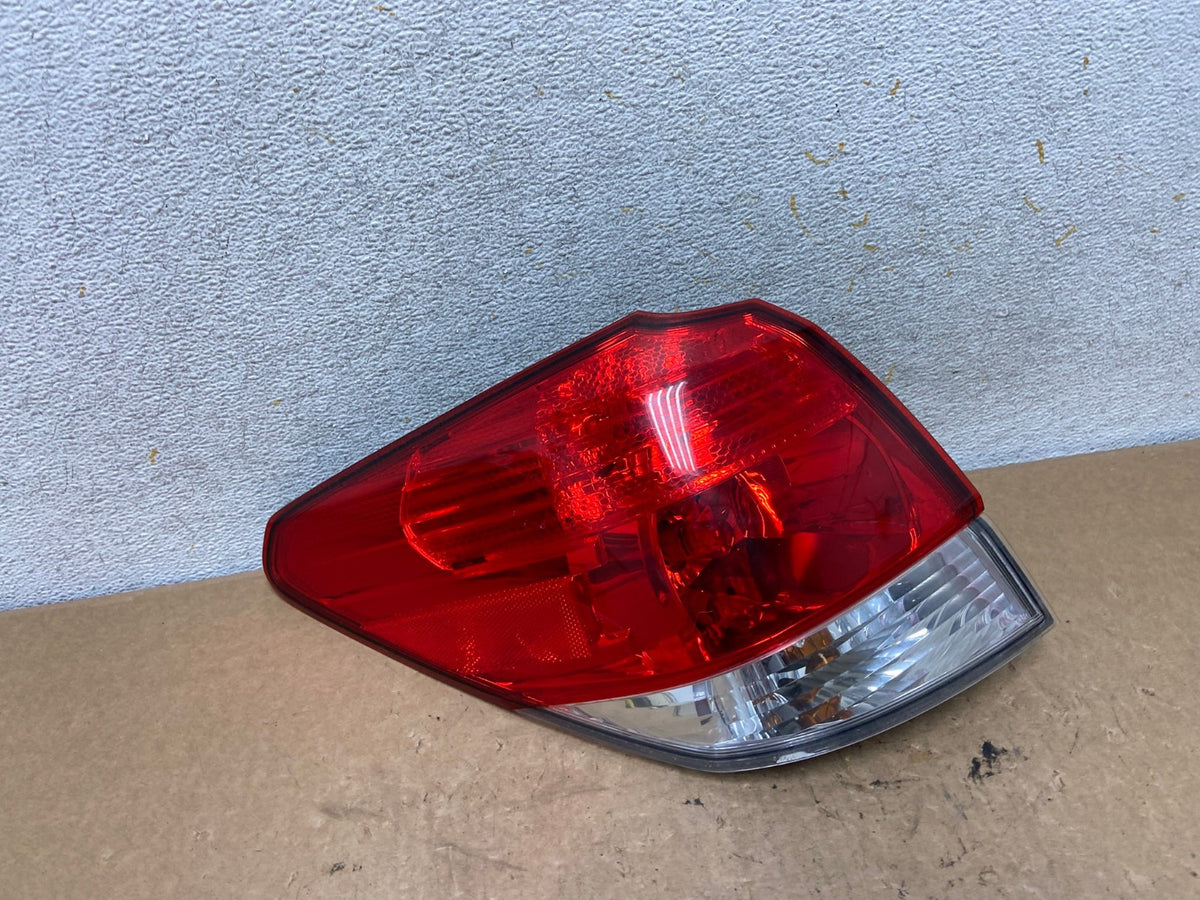 2010-2014 Subaru Outback Wagon Left Driver Lh Side Tail Light AI3621 LK0