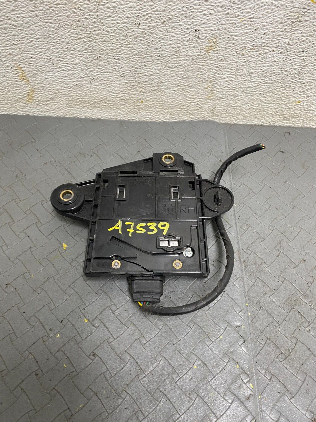 2017 to 2020 Nissan Murano Right Passenger Blind Spot Lane Change Module A7539 D1