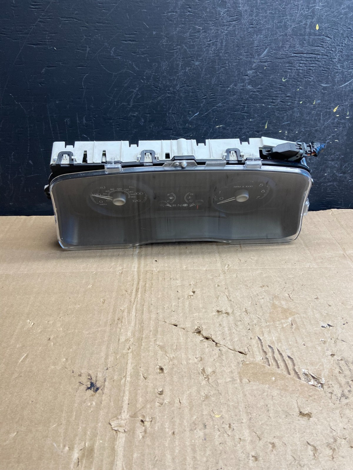 2006 to 2011 Lincoln Town Car Speedometer Gauge Cluster AE1800 DG0
