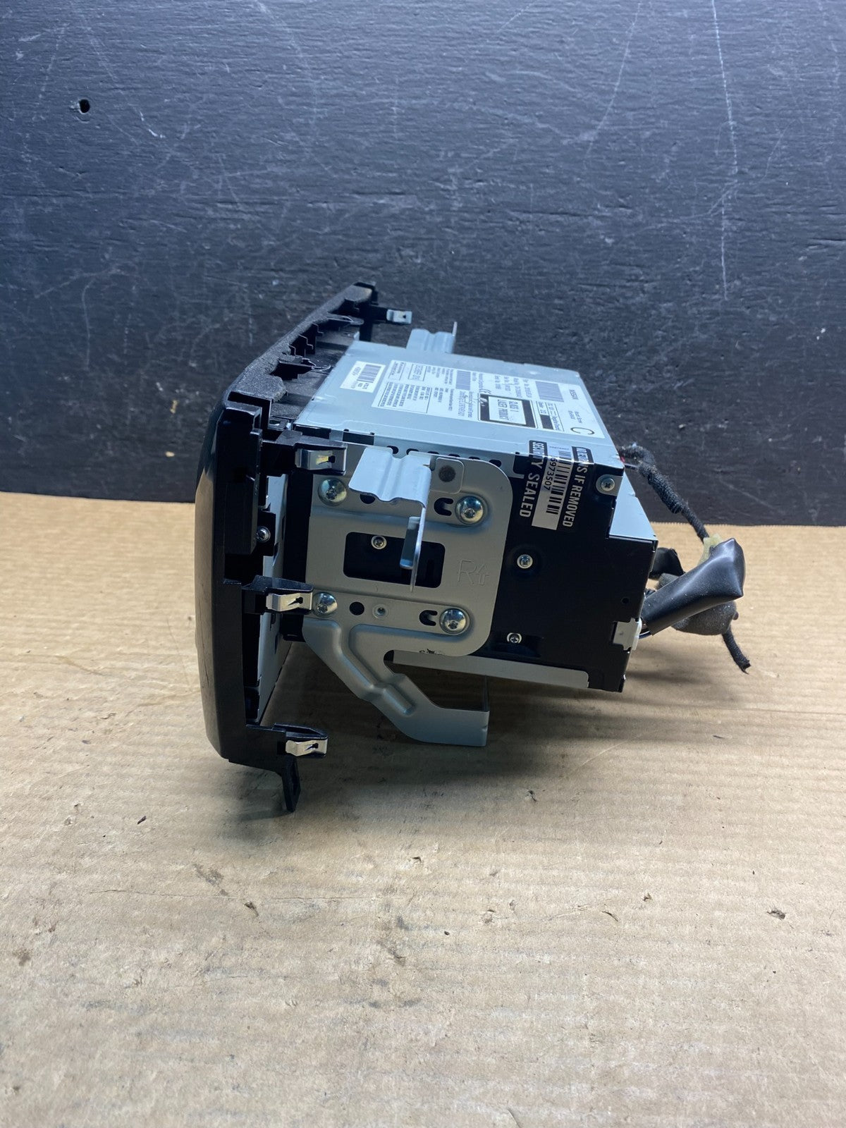 2017 to 2019 Nissan Rogue AM FM XM Radio CD Player Screen Receiver af7842 DG3