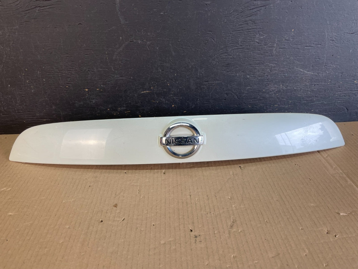 2011-2014 Nissan Juke Rear Trunk Tailgate Liftgate Emblem Panel AE3680 DG0