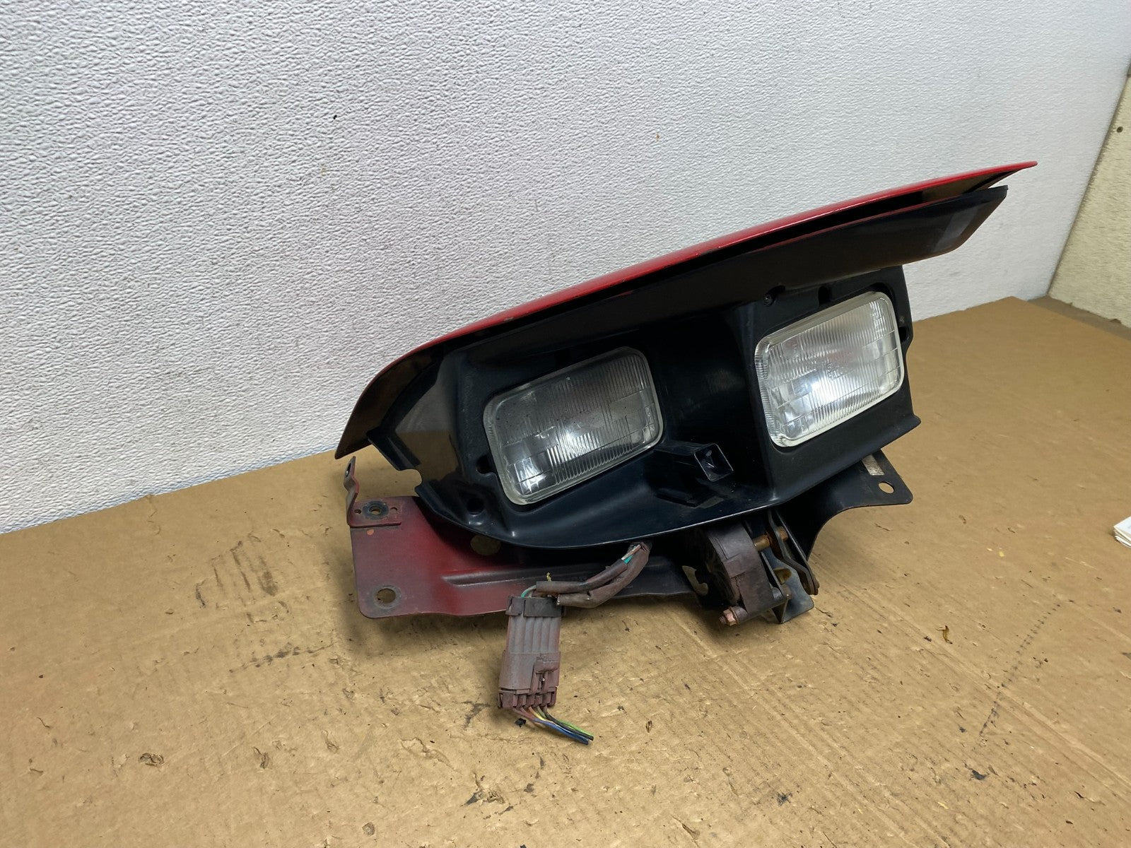 1991 - 1992 Pontiac Firebird Trans Am Right Passenger RH Headlight AC8115 DG2