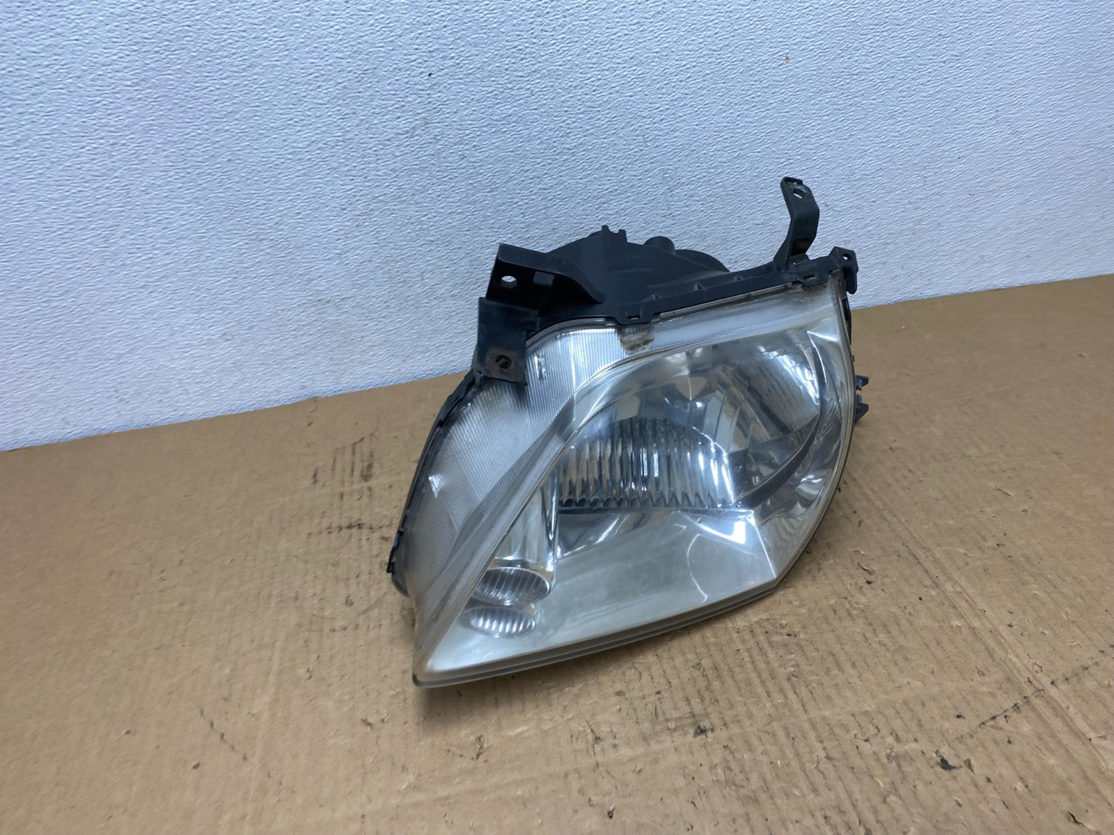 2002 - 2003 Mazda Mpv Left Driver LH Headlight AC7761 DW2