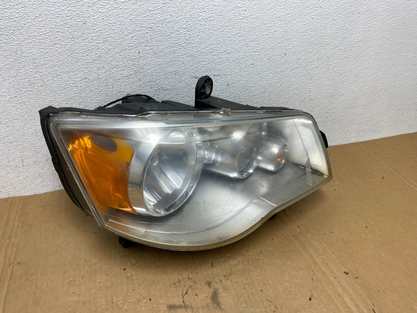 2011 to 2016 Chrysler Town and Country Right Passenger Headlight AD2796 DW2