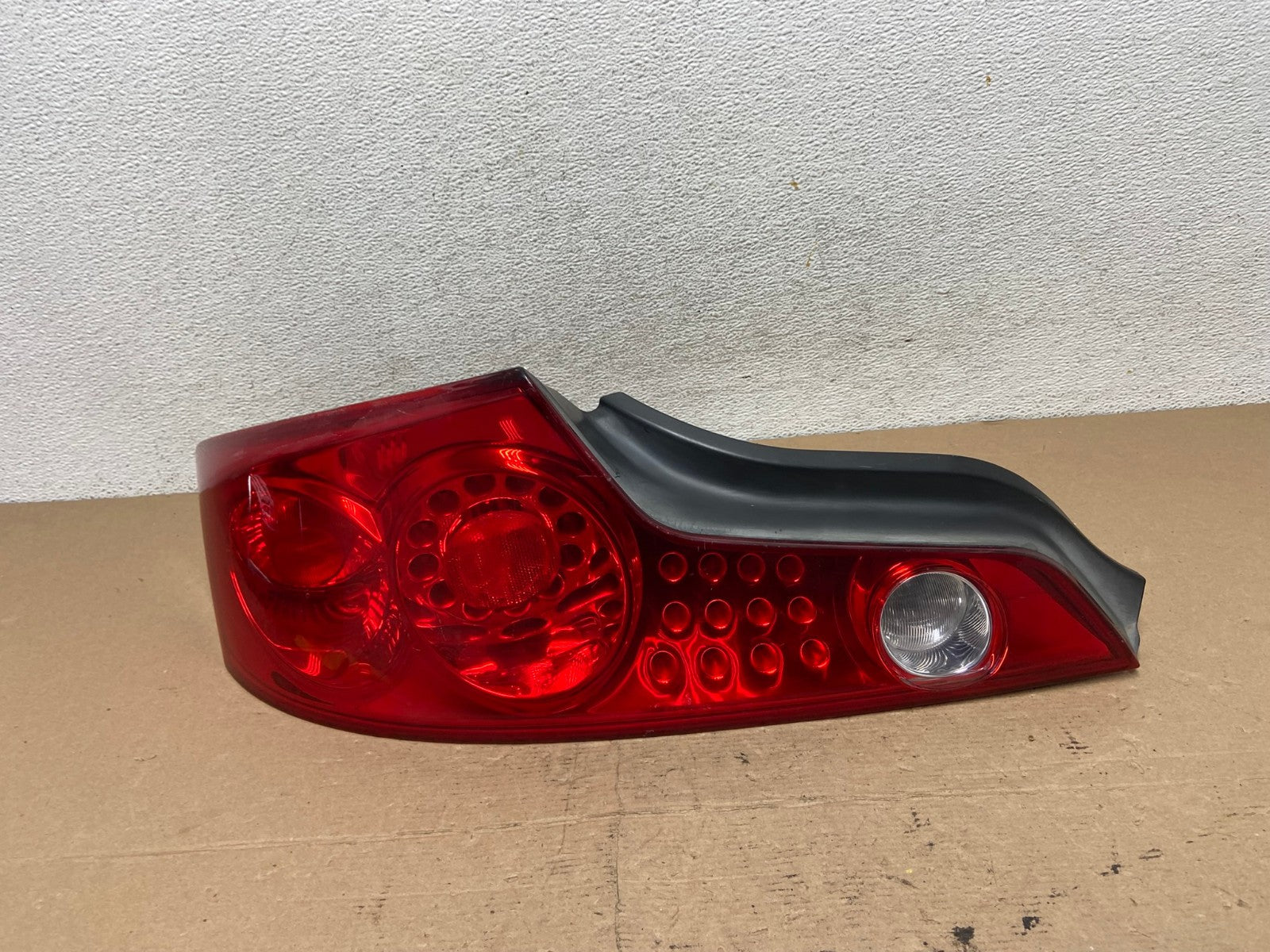 2003 - 2005 Infiniti G35 Coupe Left Driver Lh Outer Tail Light AF4808 LK0