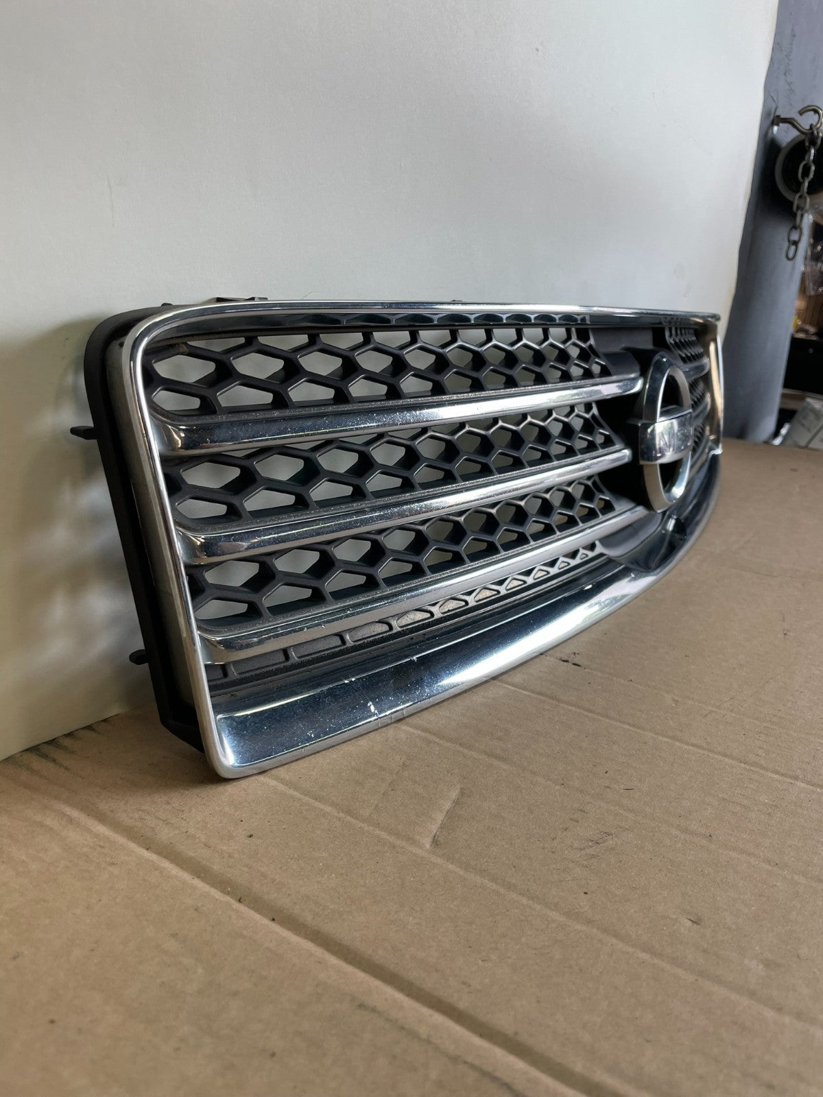 2009 to 2011 Nissan Maxima Front Upper Grill Grille 62070-9N00A AG0990 DG2