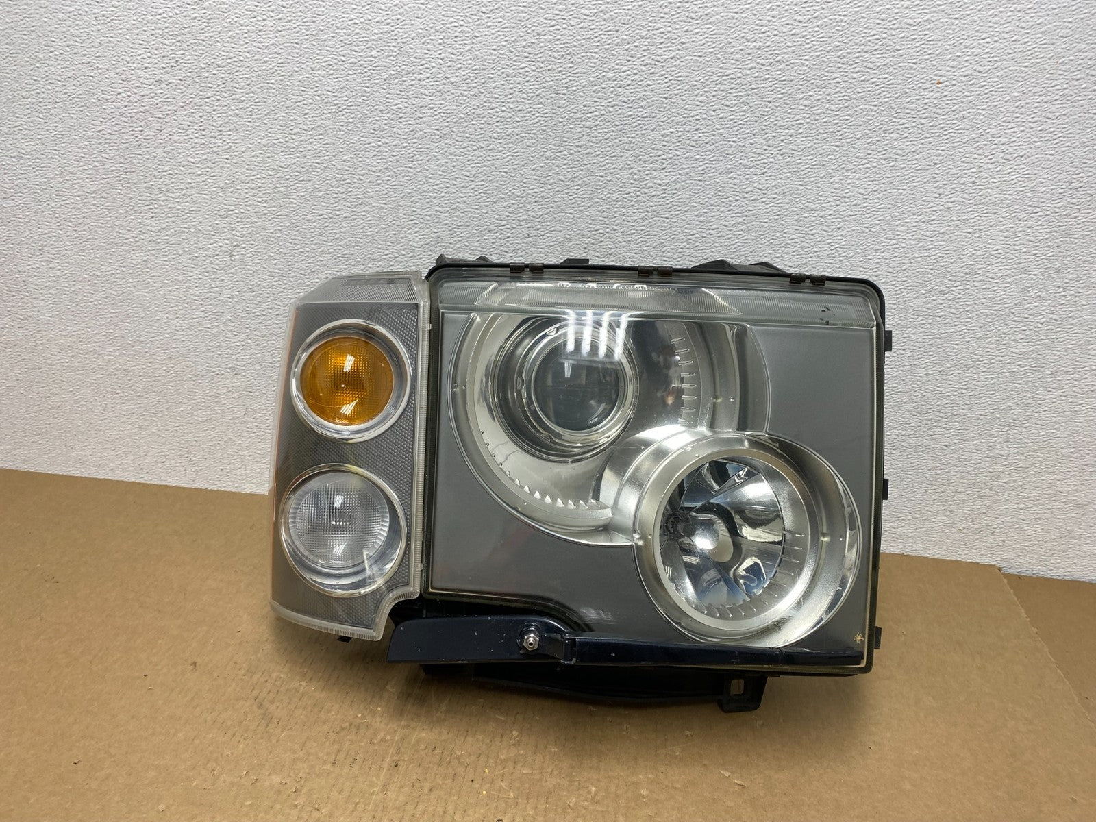 2003 - 2004 Land Rover Range Rover Right Passenger Headlight Xenon HID AC1191 DW0