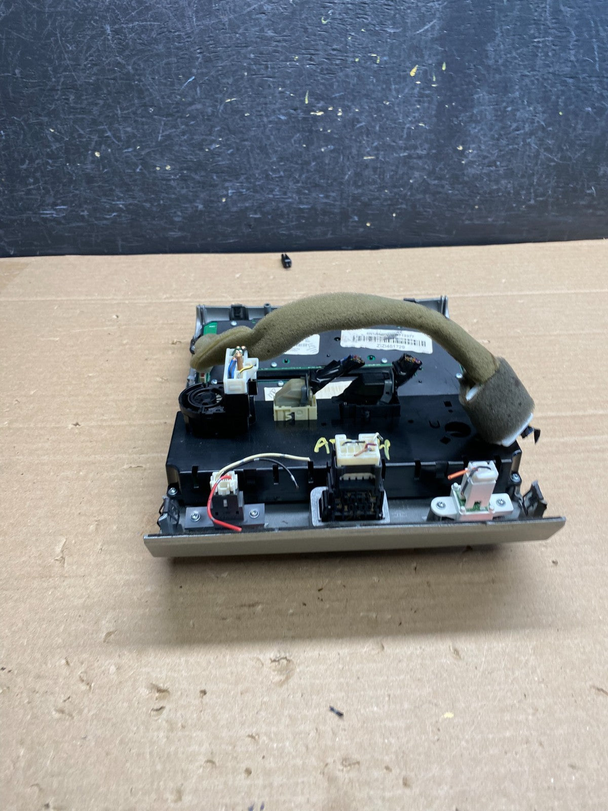 2004 to 2007 Nissan Armada Bose Radio CD Player A/C Climate Control OE AG5214 DG5