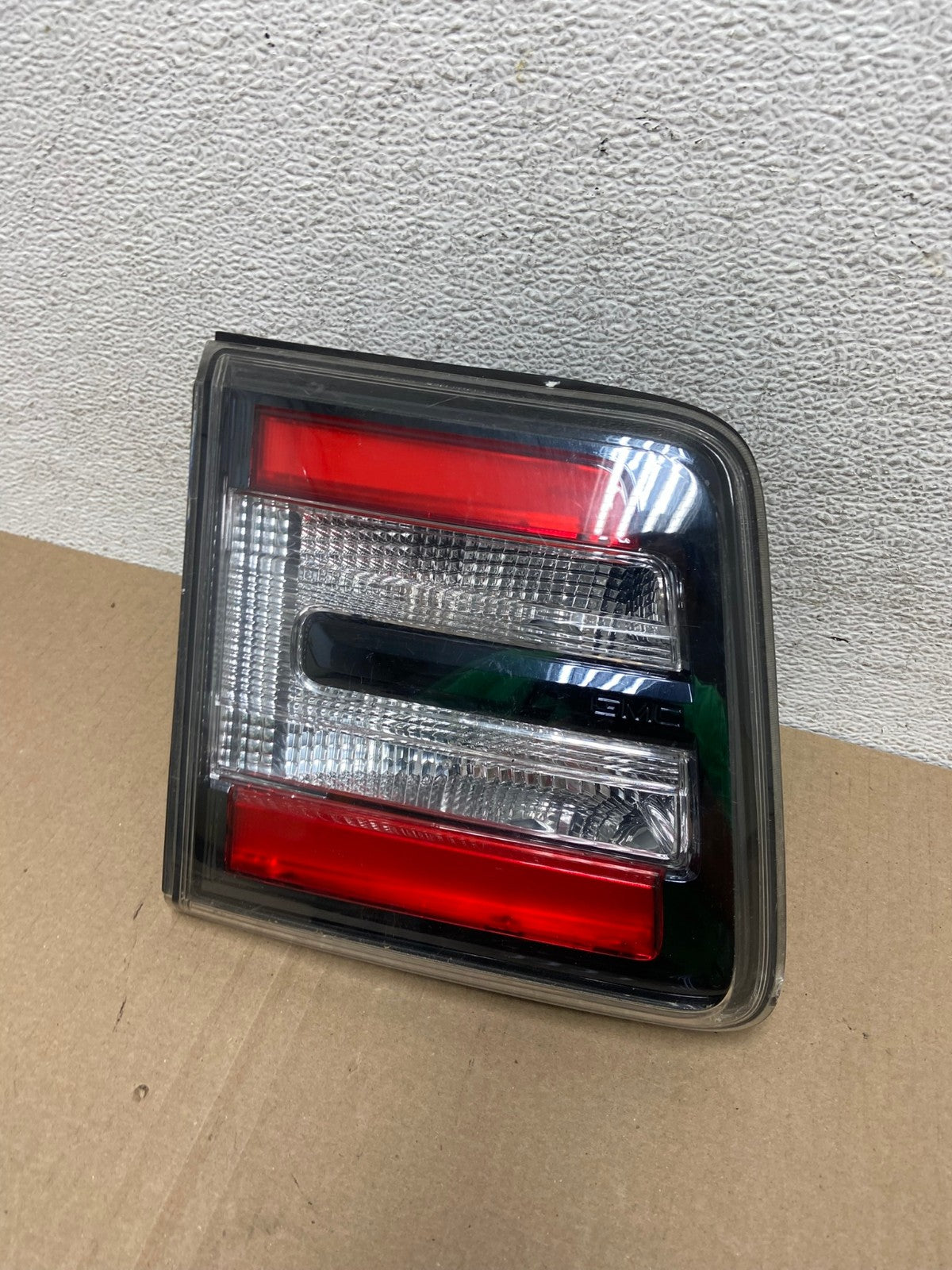2013 to 2016 GMC Acadia Left Driver LH Side Inner Tail Light AE6946 LK0