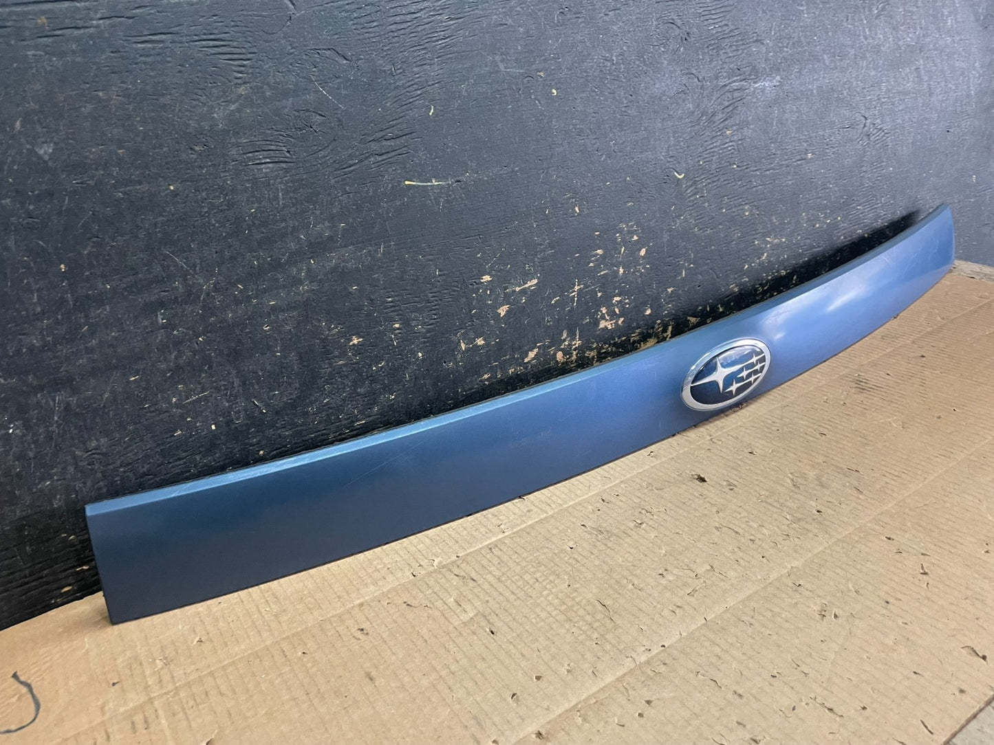 2009 - 2013 Subaru Forester  Liftgate Tailgate Trunk Trim Molding y1927 DG1