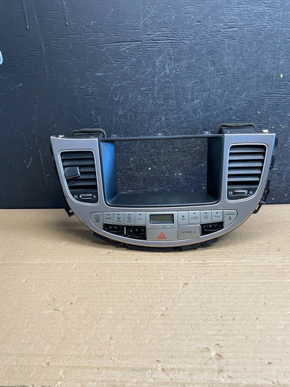 2009 to 2014 Hyundai Genesis A/C Heater Temperature Climate Control OE AG0167 DG0