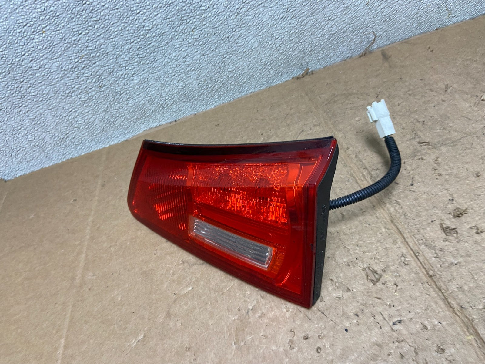 2006 - 2008 Lexus Is250 Is350 Right Passenger RH Inner Tail Light Oem AA4054 DW1