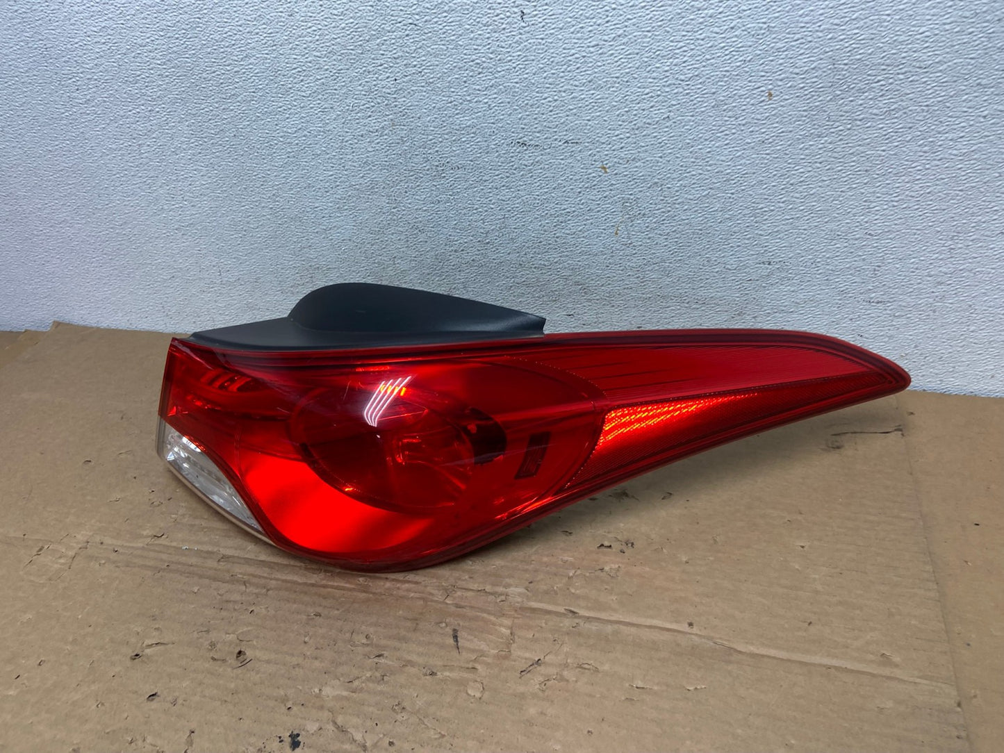 2011 2012 2013 Hyundai Elantra Sedan Right Passenger Tail Light AD4091 LK1