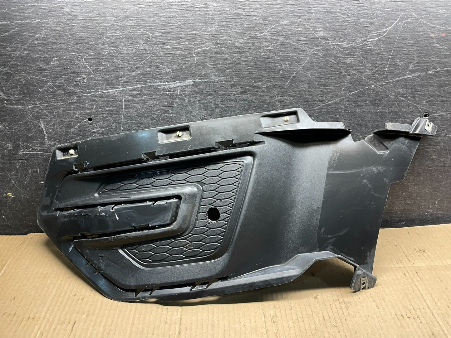 2016 - 2018 Ford Explorer Left Driver LH Fog Light Trim Bezel Oem X8676 DG0