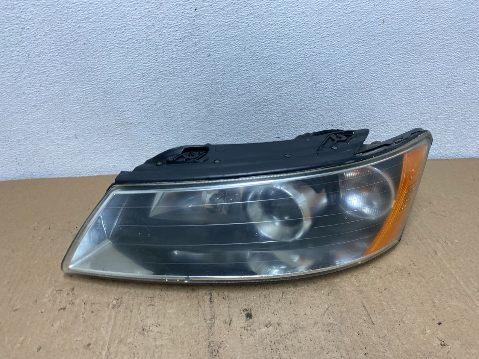 2006 to 2008 Hyundai Sonata Left Driver LH Side Headlight Halogen TYC AC6057 DW0