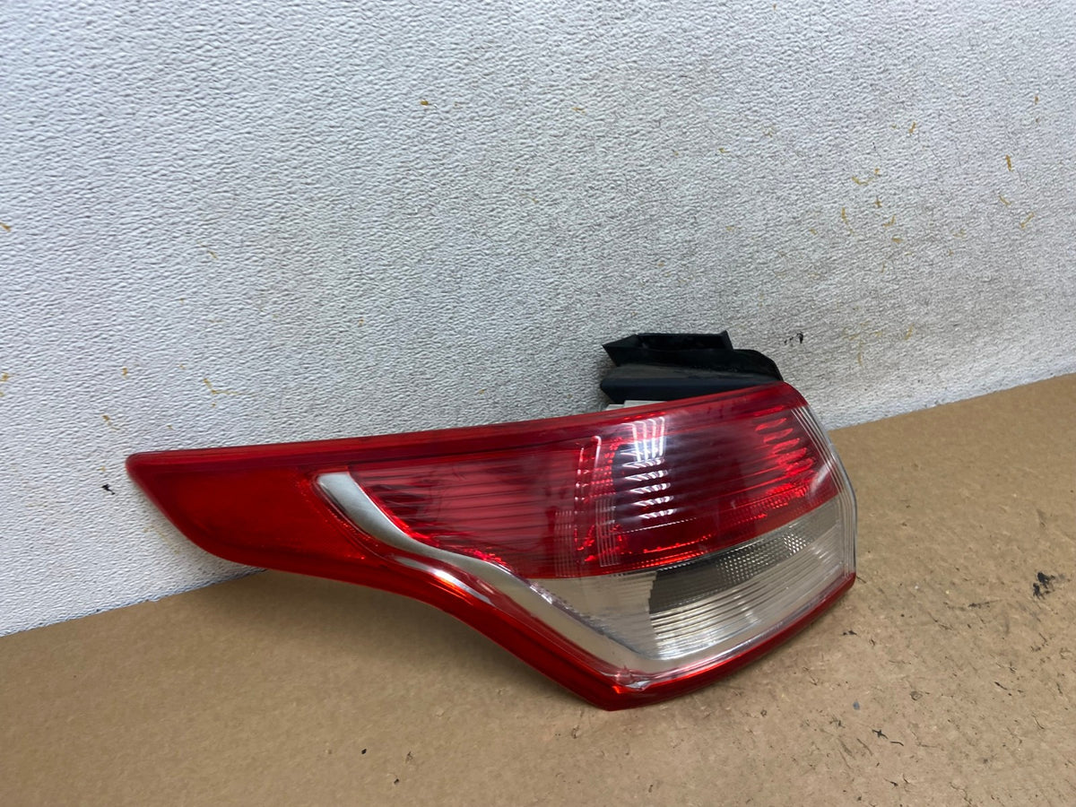 2013 to 2016 Ford Escape Left Driver LH Side Tail Light AI3627 LK2