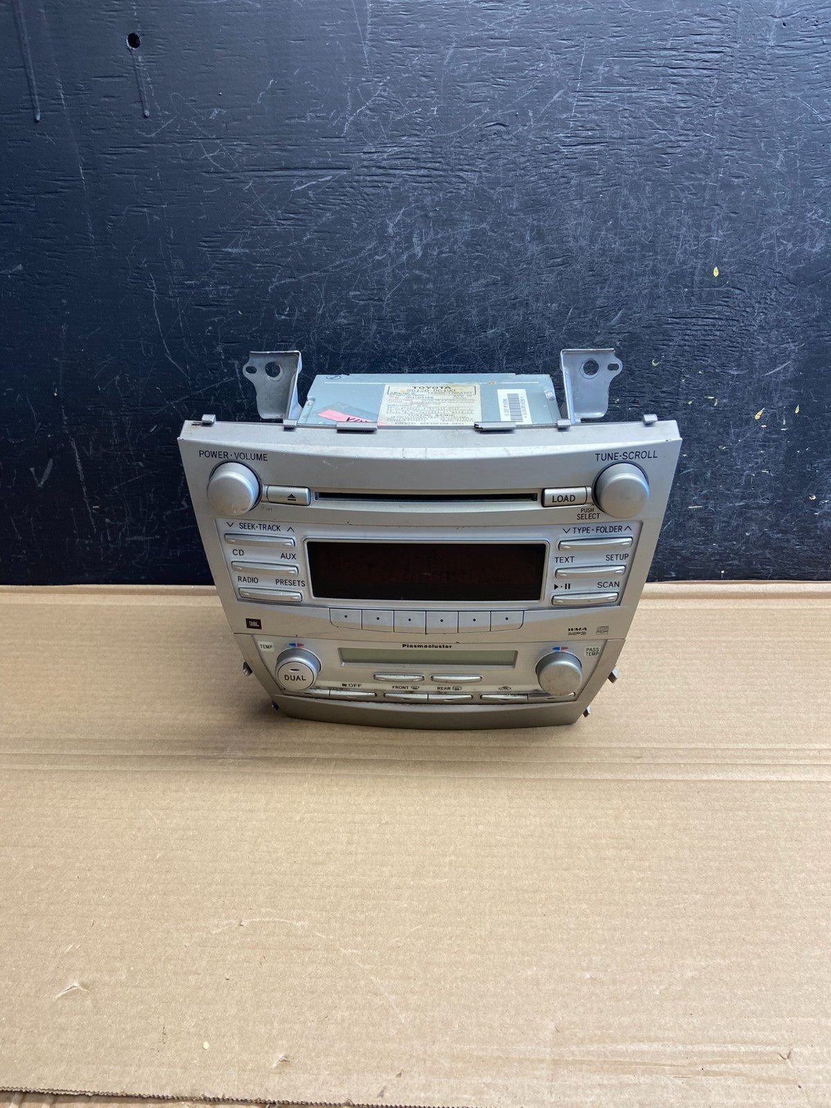 2007 to 2009 Toyota Camry Radio CD Player Climate Control Bezel AG0396 DG0