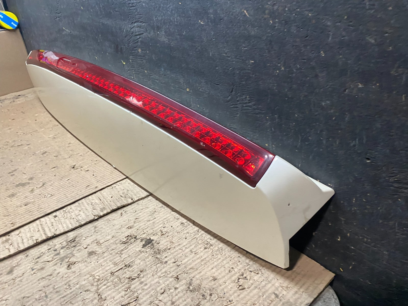 2007 to 2014 Cadillac Escalade Rear Upper Spoiler 3rd Third Brake Light W6080 DG1