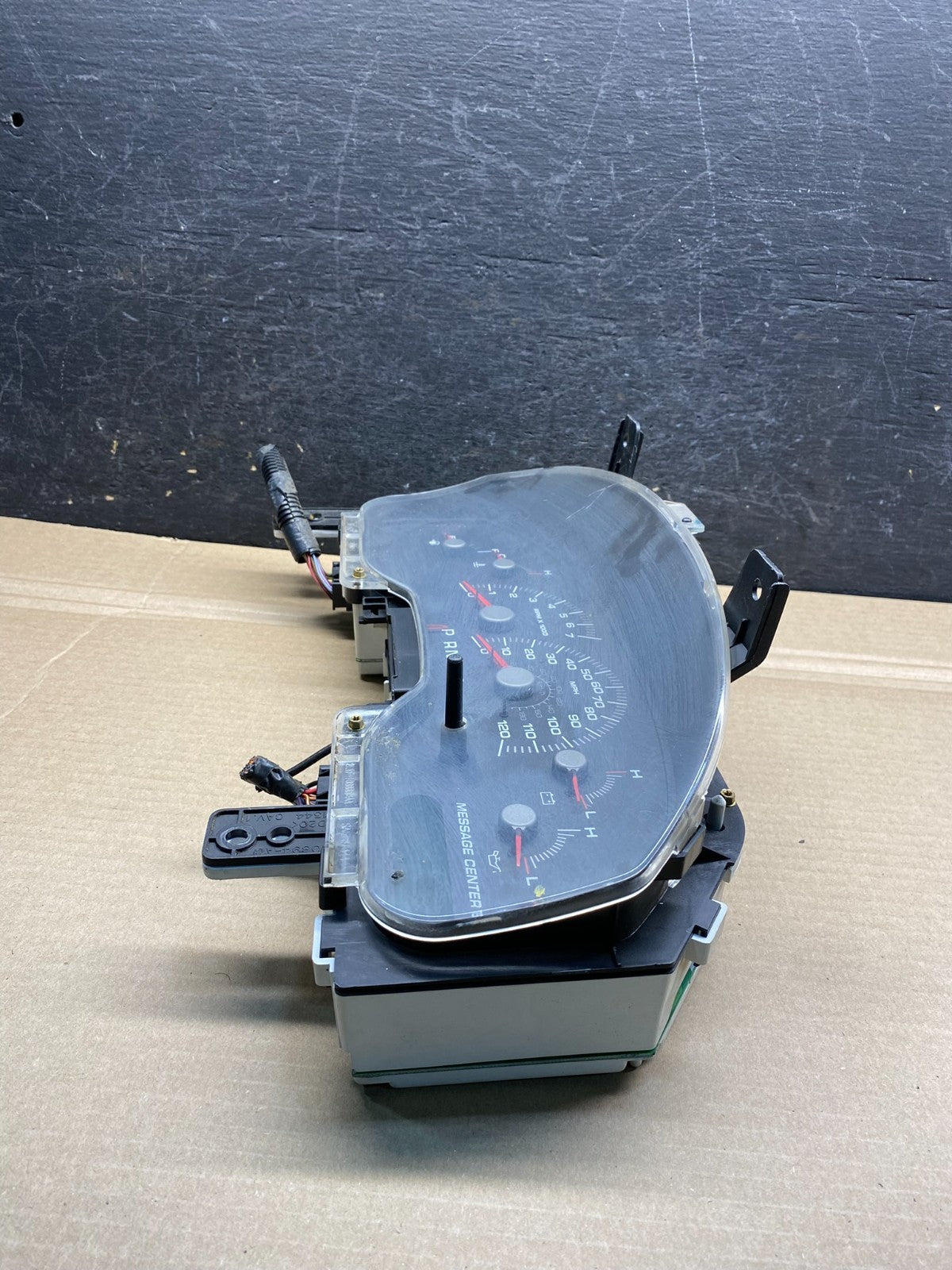2000 2002 Ford Expedition Speedometer Instrument Gauge Cluster AH7556 DG2