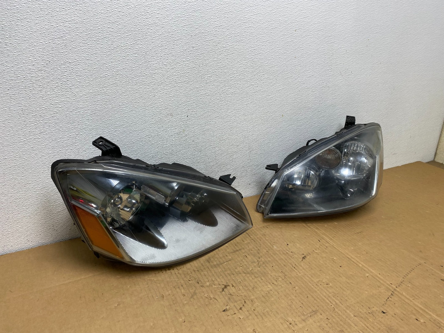 2005 to 2006 Nissan Altima Left+Right Set Halogen Headlights AC7644 DW2