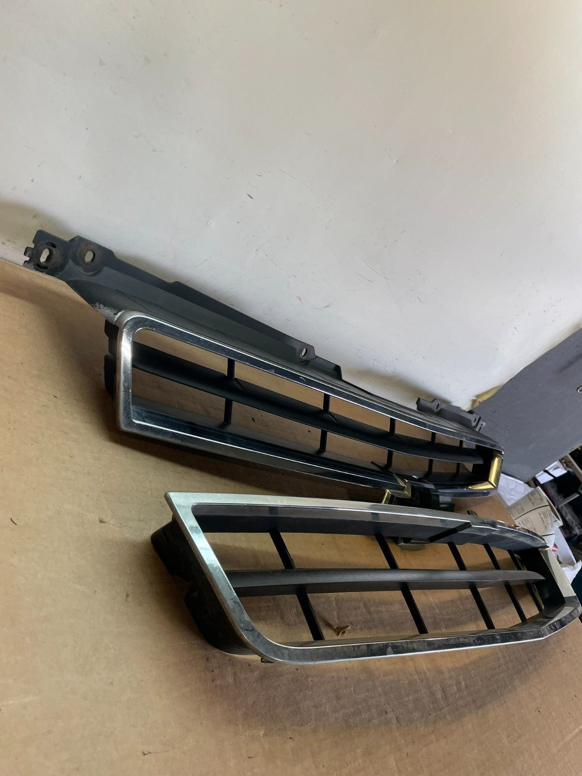 2008 to 2013 Chevrolet Tahoe Hybrid Front Grill Grille AF8793 PS2