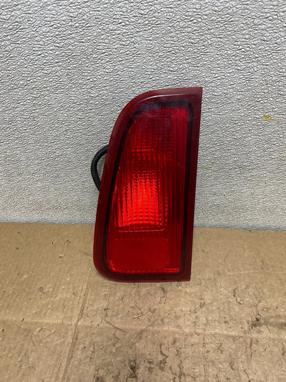 2003-2006 Lincoln Navigator Right Passenger Side Tail Light Inner OEM Z1189 DW0