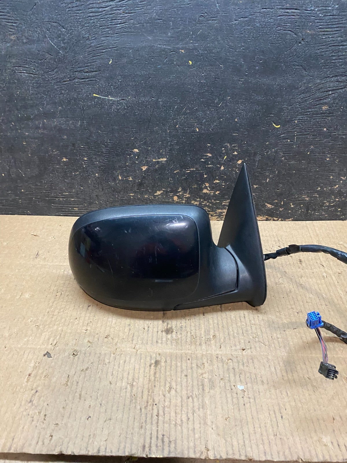 2003-2006 Chevrolet Tahoe Suburban Right Passenger Turn Door Mirror OEM x9690 DG0