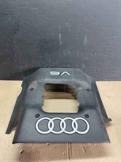 1998 to 2001 Audi A4  Engine Motor Cover Trim OEM 078103927p AB7838 DG4