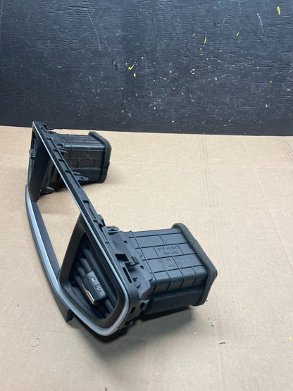 2017 to 2019 Hyundai Ioniq Center Console Radio Air Vent Bezel Trim R6293 DG2