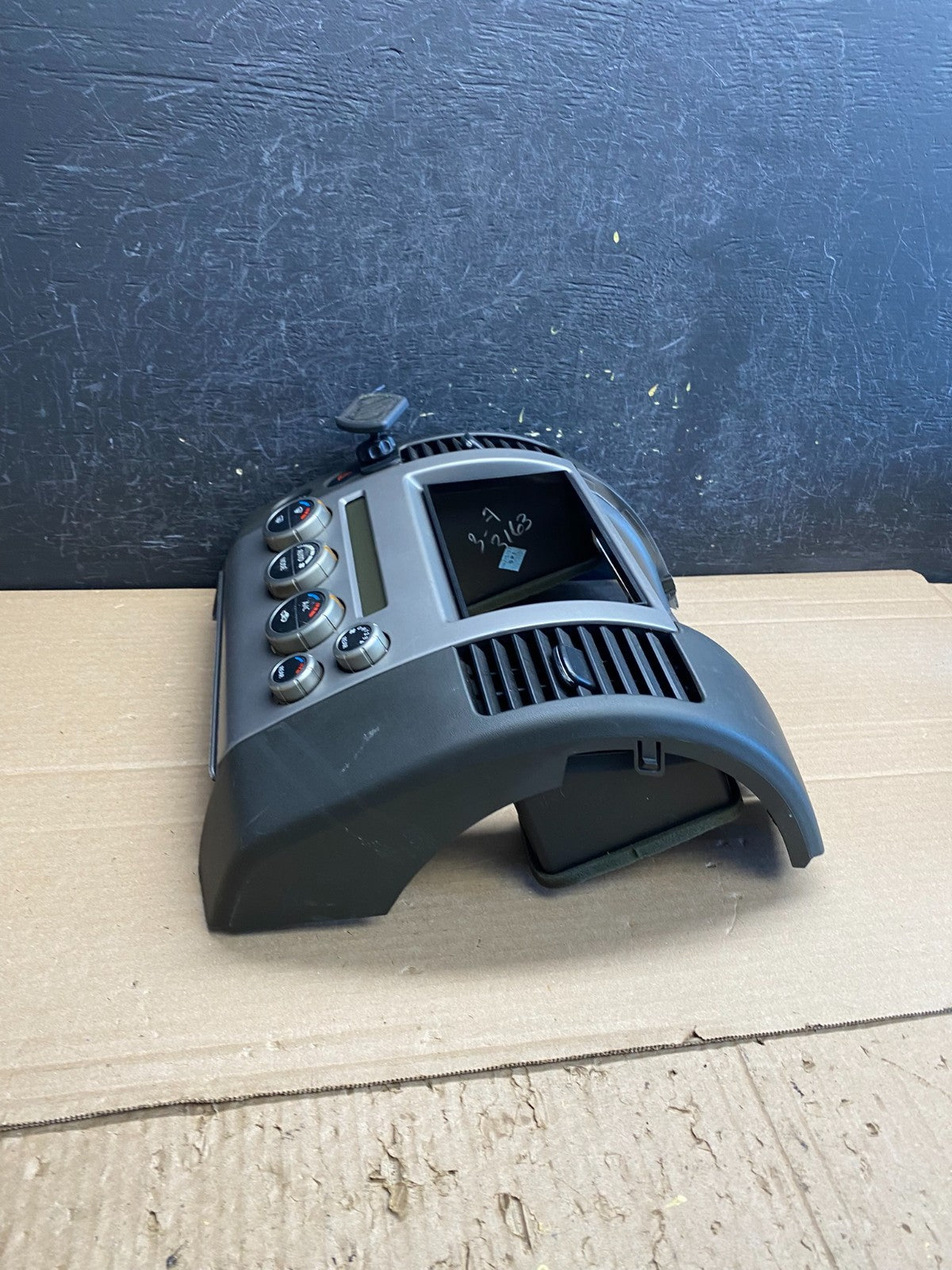 2005-2008 Nissan Pathfinder Radio A/C Heat Temperature Climate Control AG0046 DG3