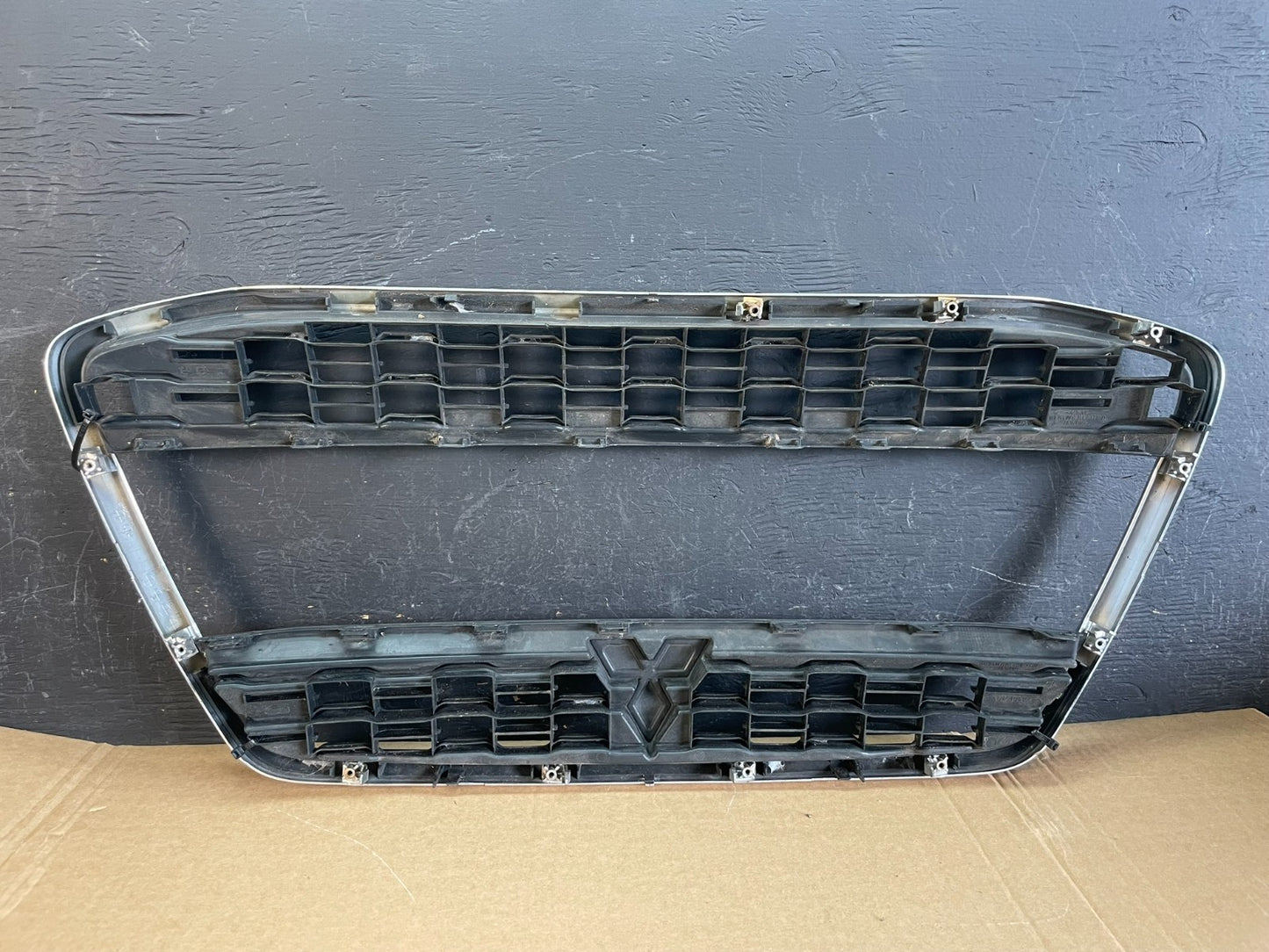 2013 to 2015 Mitsubishi Outlander Sport 6402A332 Front Bumper Grille AC99313