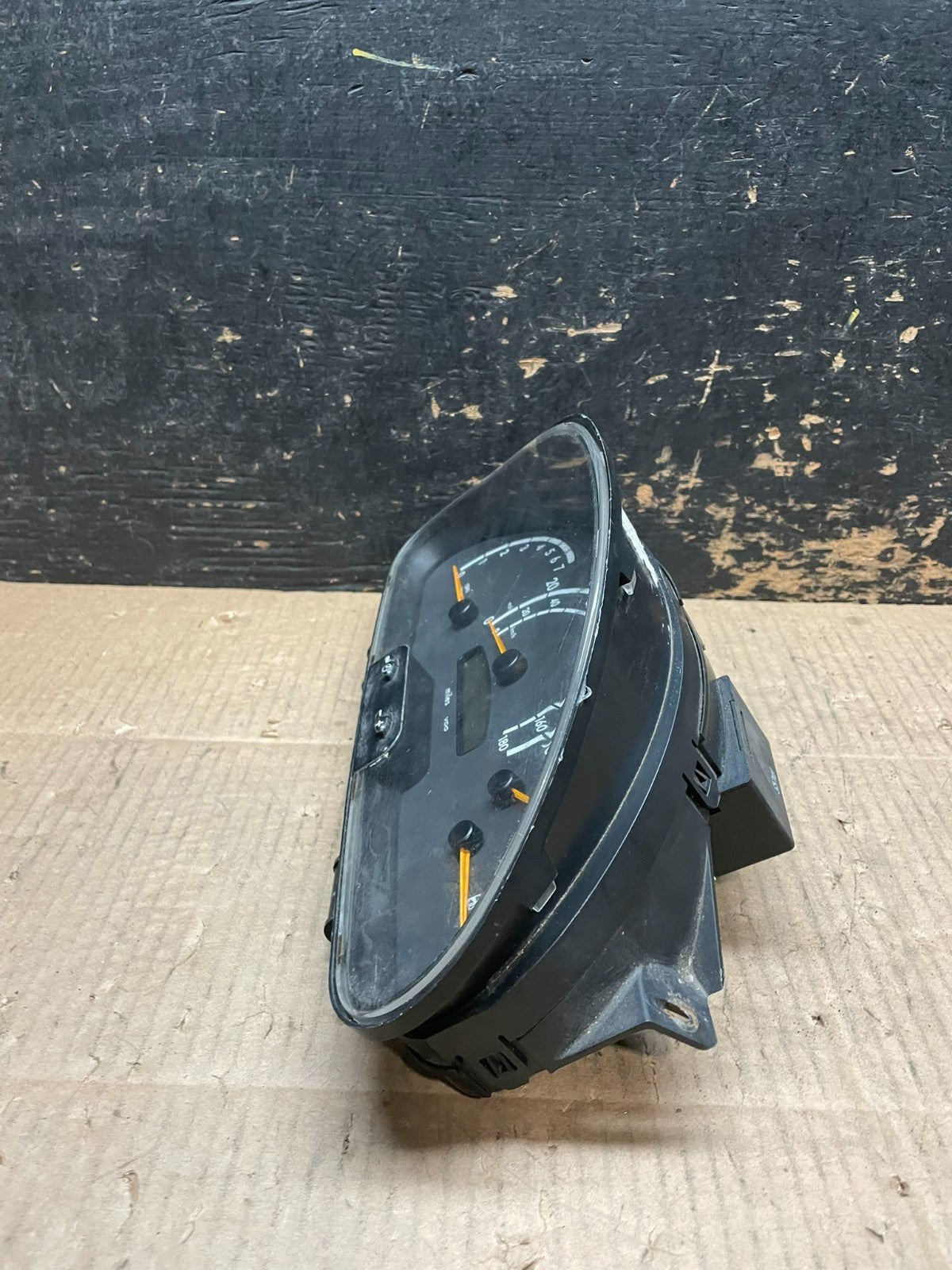2003 to 2006 Sprinter 2500 3500 Instrument Speedometer Gauge Cluster Y1983 DG4