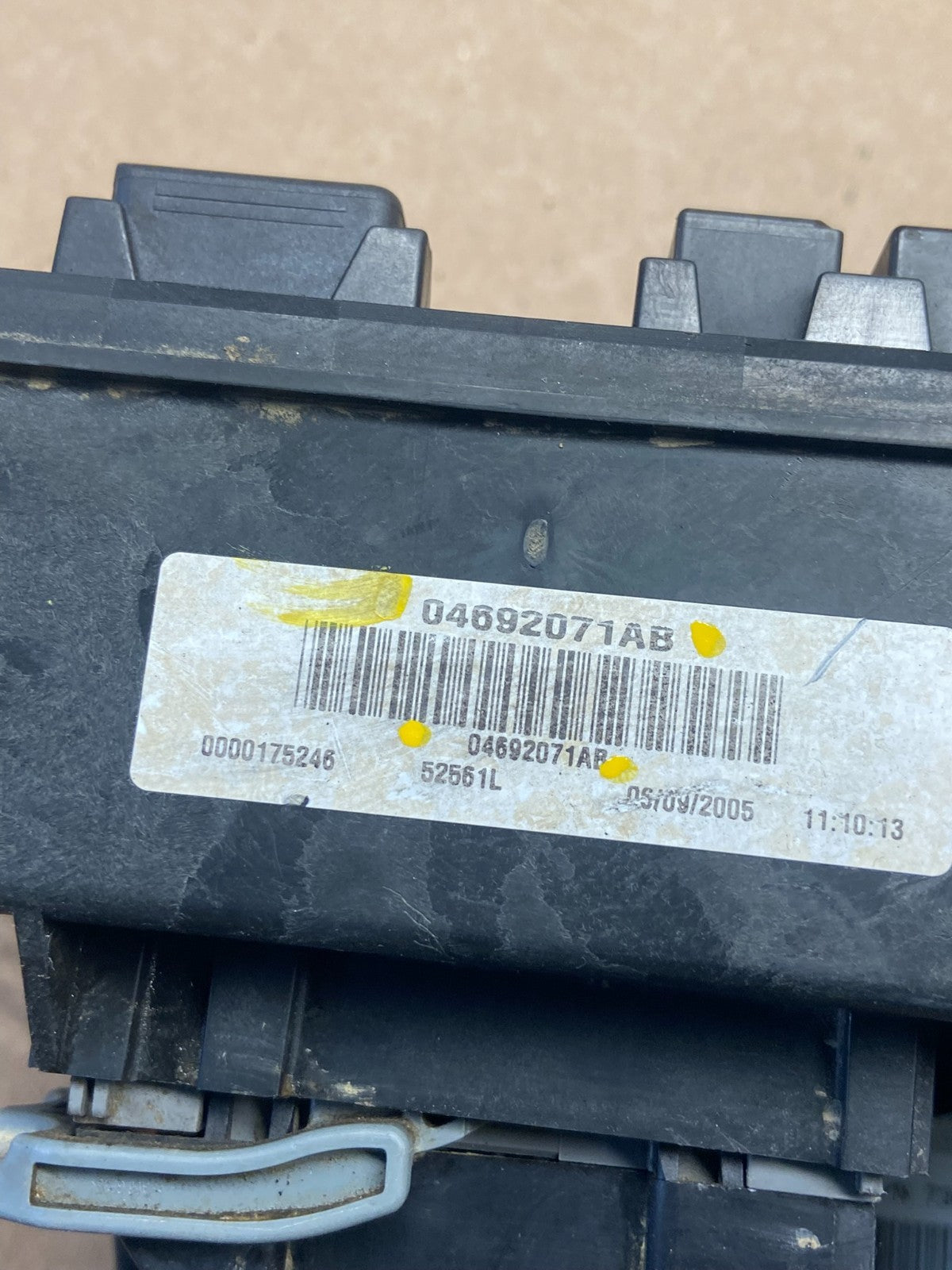 2005 Jeep Grand Cherokee BMC Body Module Power Fuse Box Relay Q2200 DG7