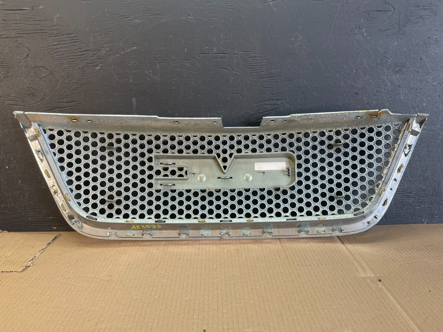 2011 to 2012 GMC Acadia Denali Front Upper Grill Grille AE3533 DG3