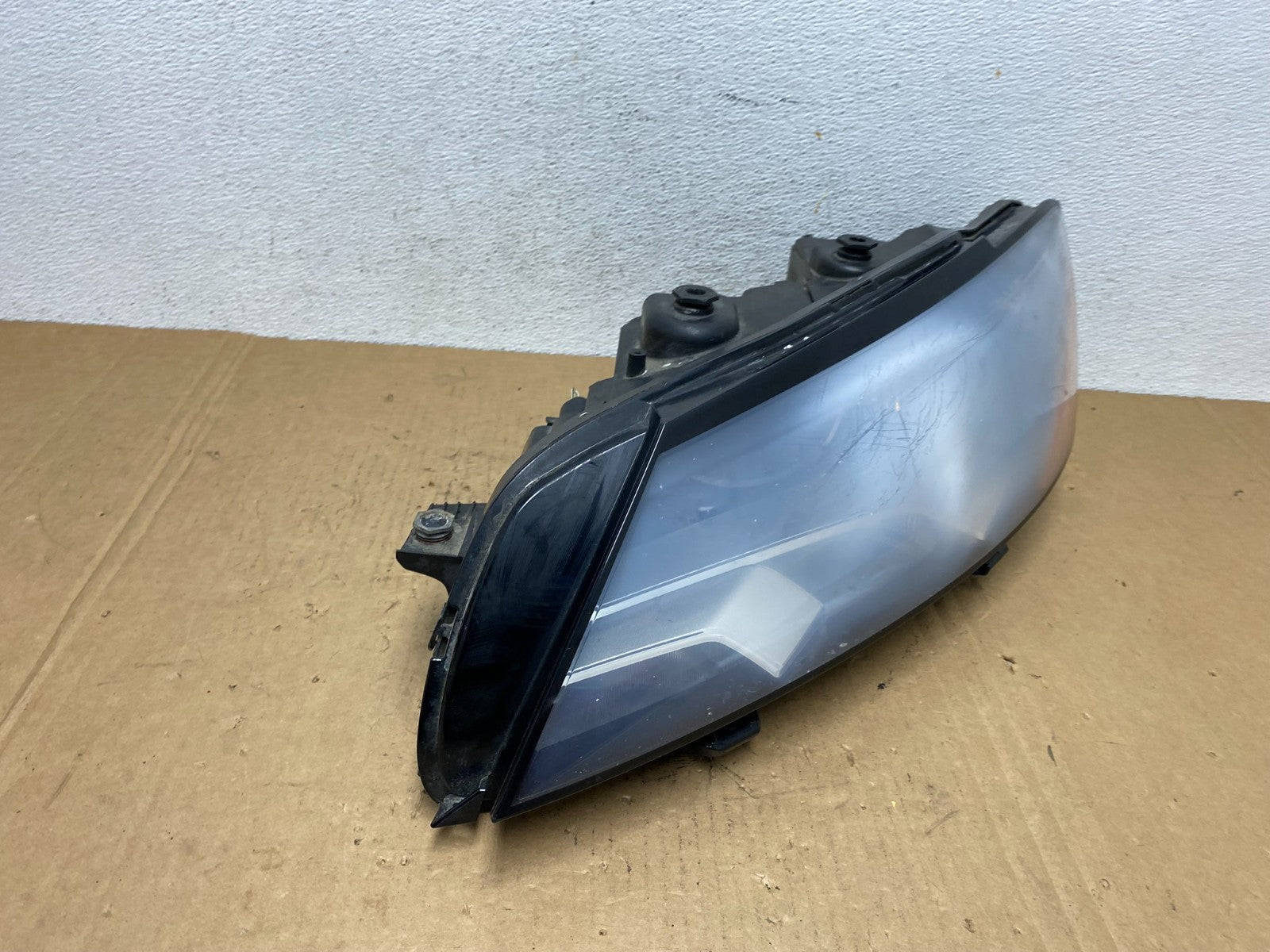 2012-2015 Volkswagen Passat Left Driver LH Side Halogen Headlight AD3179 DW2