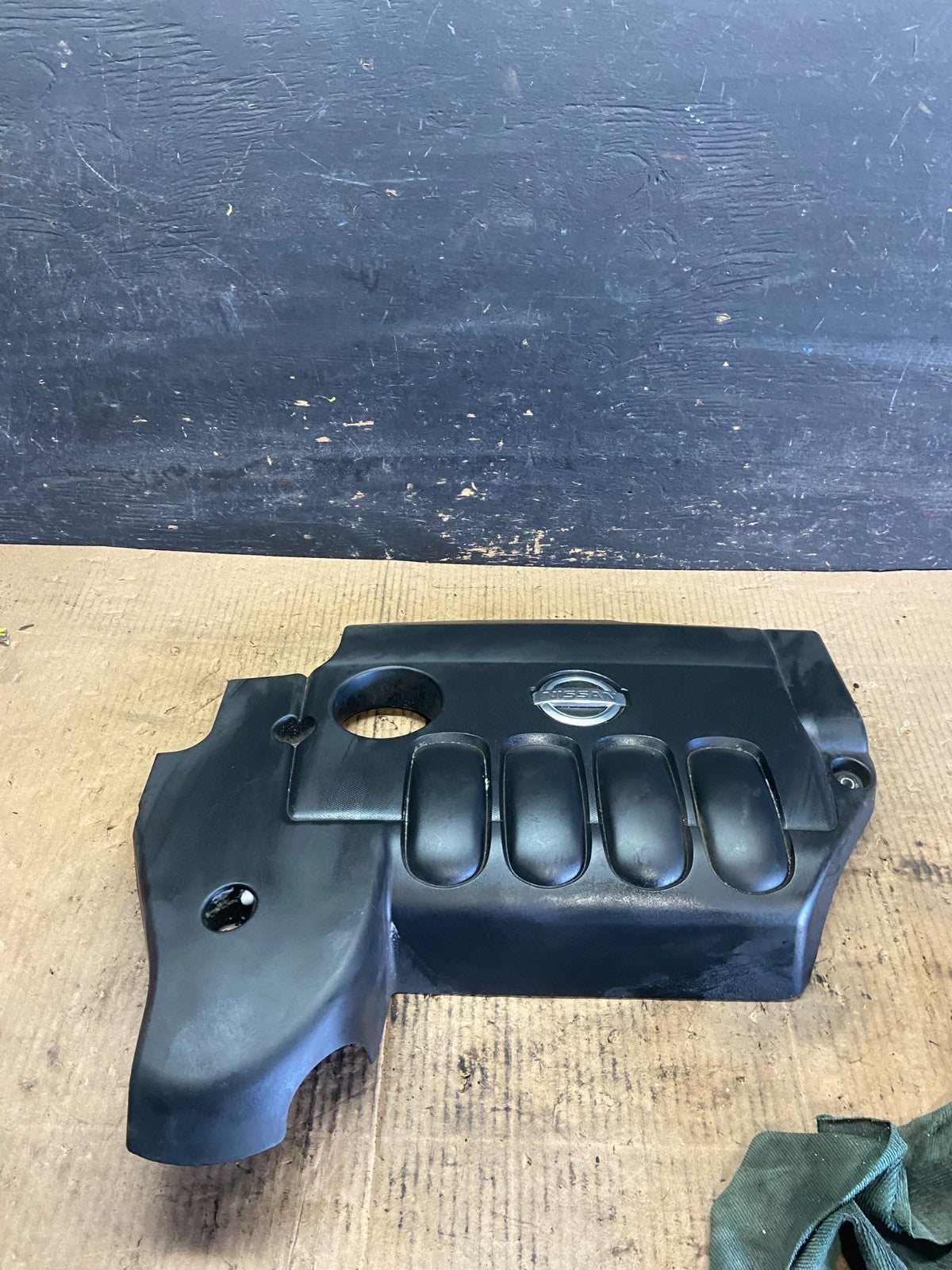 2007 to 2013 Nissan Altima 2.5 L Engine Cover r7114 DG0