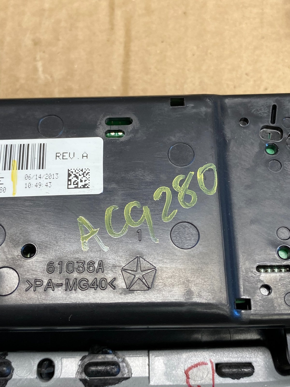 2011 to 2017 Jeep Compass Dash Climate Temperature Control Radio Bezel AC9280 DG7