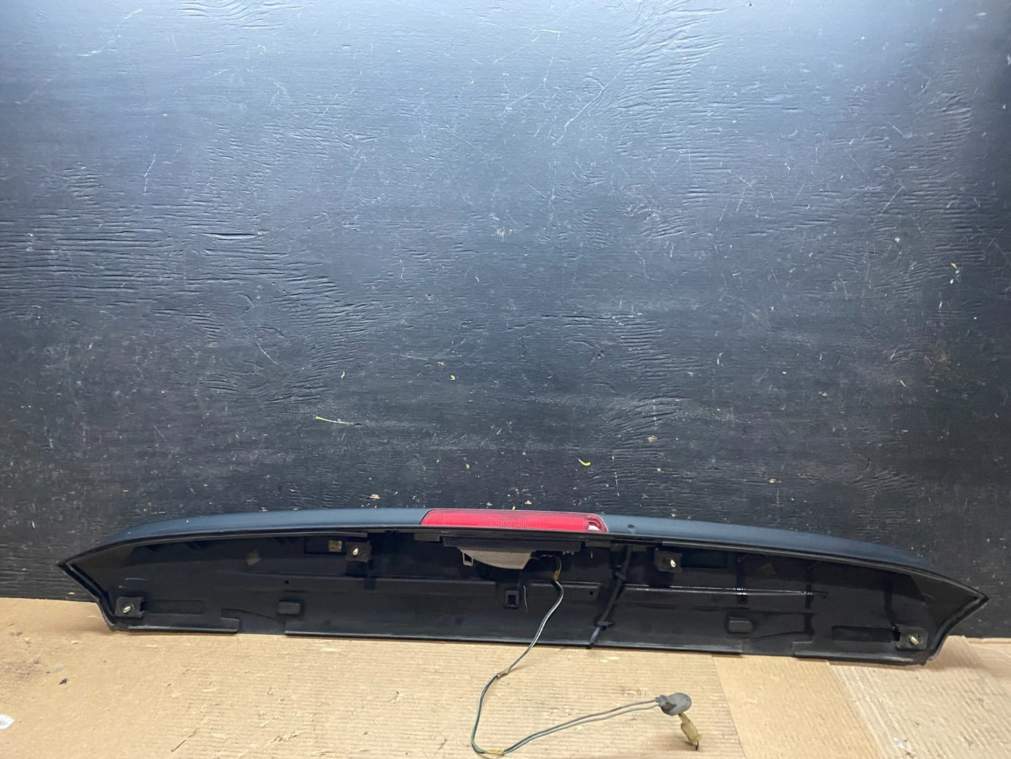 1999 to 2004 Honda Odyssey Rear Trunk Spoiler Gate Oem V7149 DG5